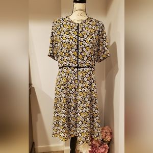 BANANA REPUBLIC WOMEN'S  Round Neck, White/Yellow Floral Print Dress, Size 10.